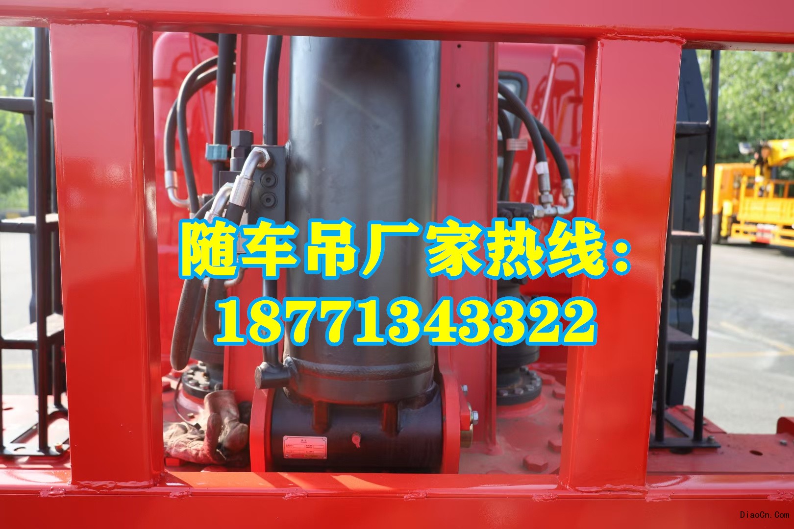 哪里买随车吊最便宜？寻找高性价比随车吊的秘诀 随车吊新车价格 8吨 12吨 14吨16吨多少钱 附近哪里有